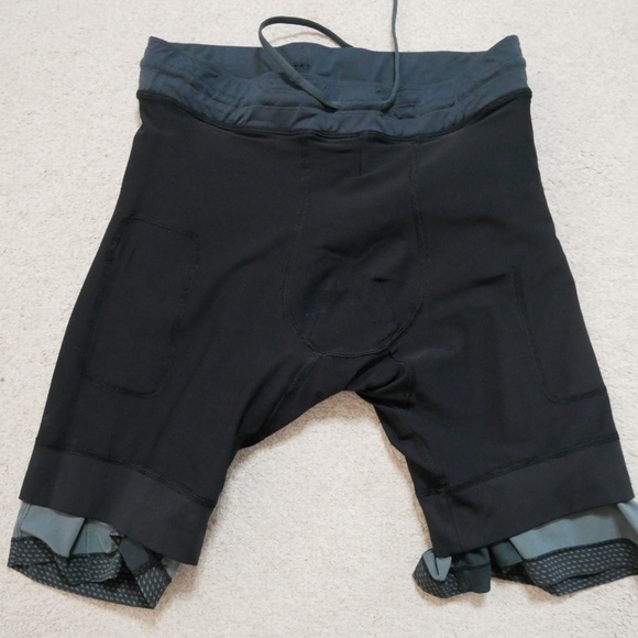 Lululemon T.H.E short with Nulux liner Medium - Picture 2 of 7